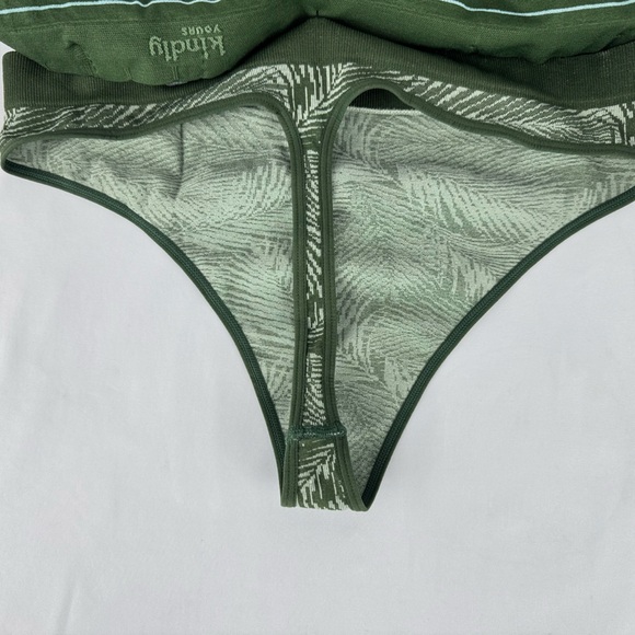 NWT Kindly Seamless 3 Pack Thongs - XXXL (22) - Picture 3 of 11